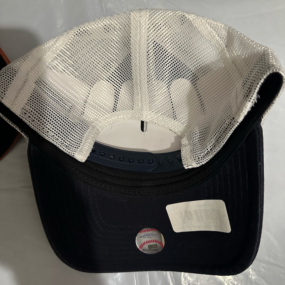 Lot of Adjustable Hats- MLB, Orvis, Levi’s - Picture 10 of 11